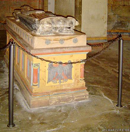 Sarkophag Heinrich III. in der St.-Ulrich-Kapelle
